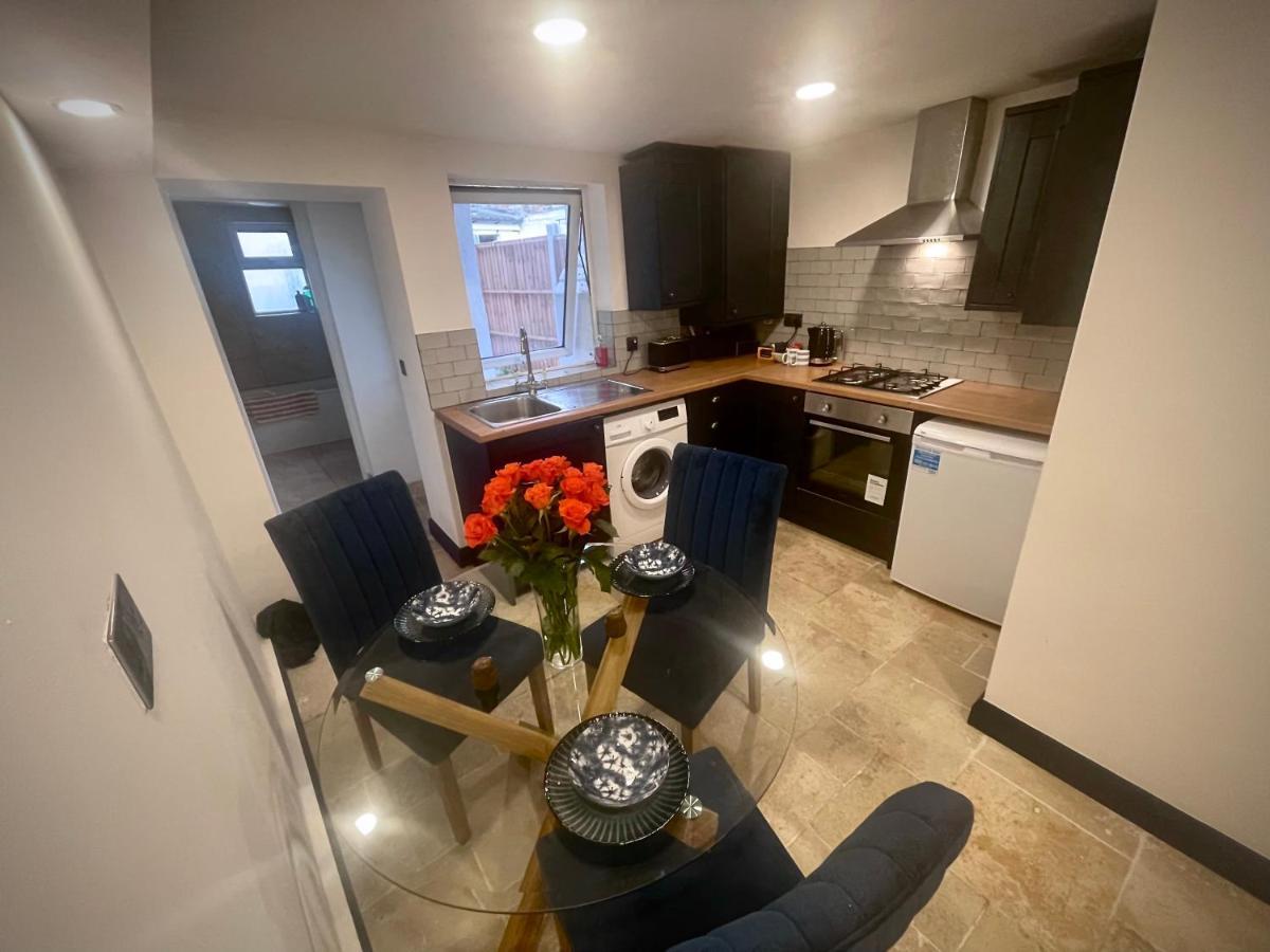 2 Bedroom Cottage Gloucester City Center Extérieur photo