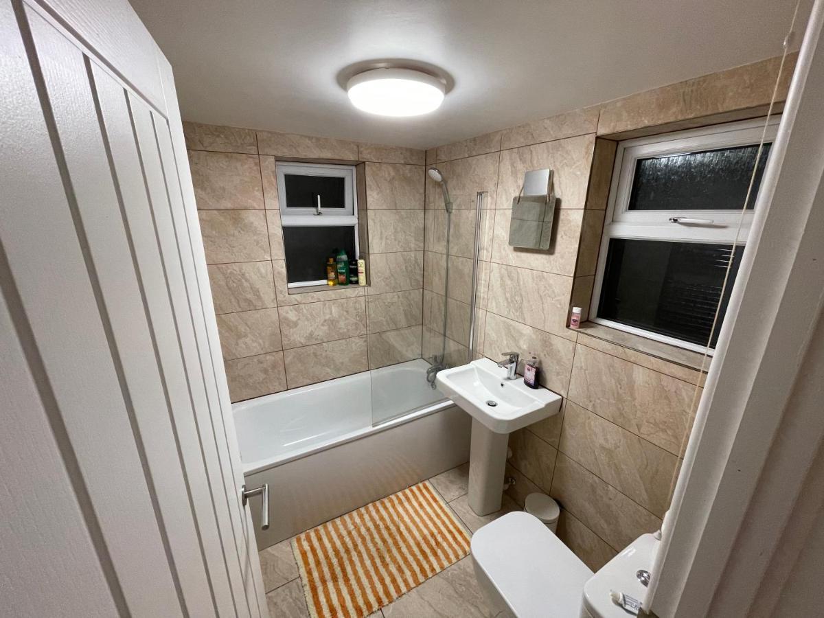 2 Bedroom Cottage Gloucester City Center Extérieur photo