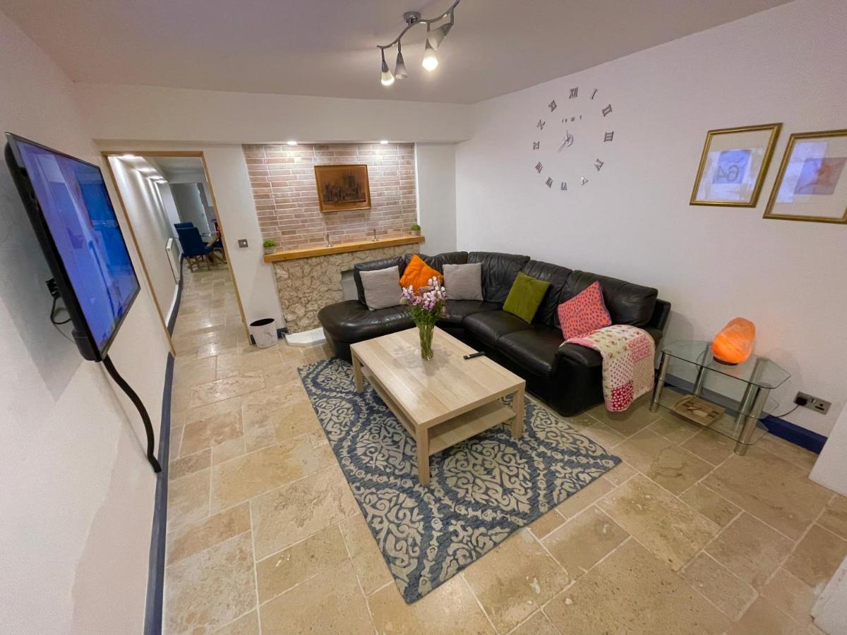2 Bedroom Cottage Gloucester City Center Extérieur photo